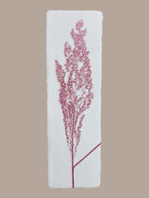 Marque-page artisanal en papier fait main avec empreinte végétale naturelle