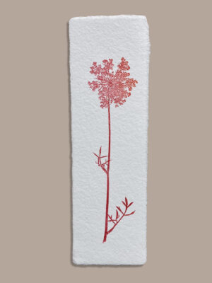 Marque-page artisanal en papier fait main avec empreinte végétale naturelle