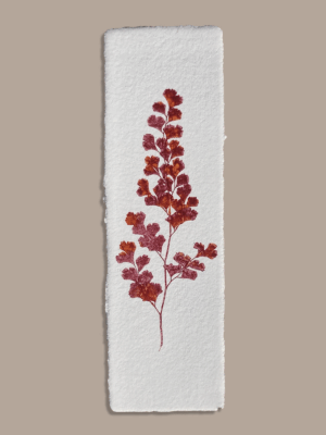 Marque-page artisanal en papier fait main avec empreinte végétale naturelle