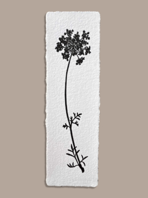 Marque-page artisanal, réalisé en série à la main. Inspiré d'une vraie plante.